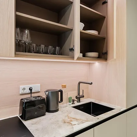 New With Balcony- 1gb - 10 Min Center Ref37 *