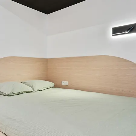 New With Balcony- 1gb - 10 Min Center Ref37