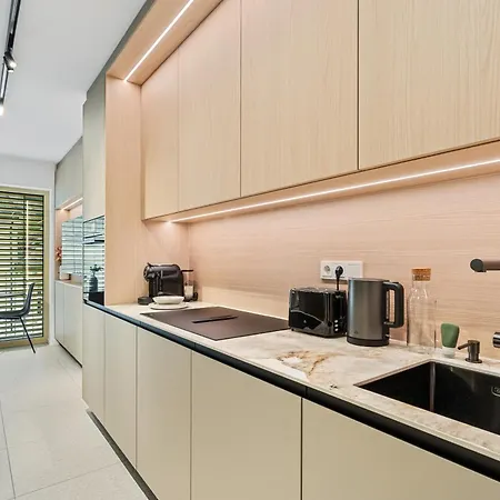 New With Balcony- 1gb - 10 Min Center Ref37 Luxemburg